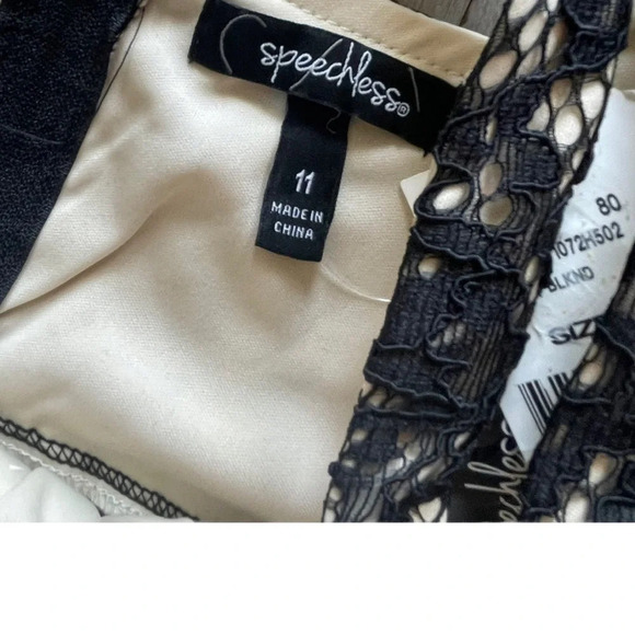 Speechless Black Lace Sleeveless Skater Formal Dress Juniors 11 - Picture 8 of 11